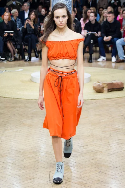 Look 11